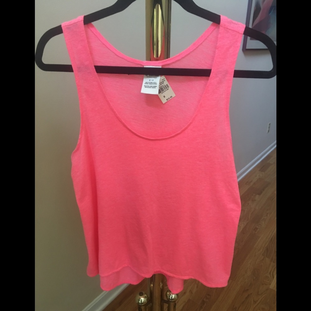 NWT Pink By Victoria’s Secret Tank Top Size Small.